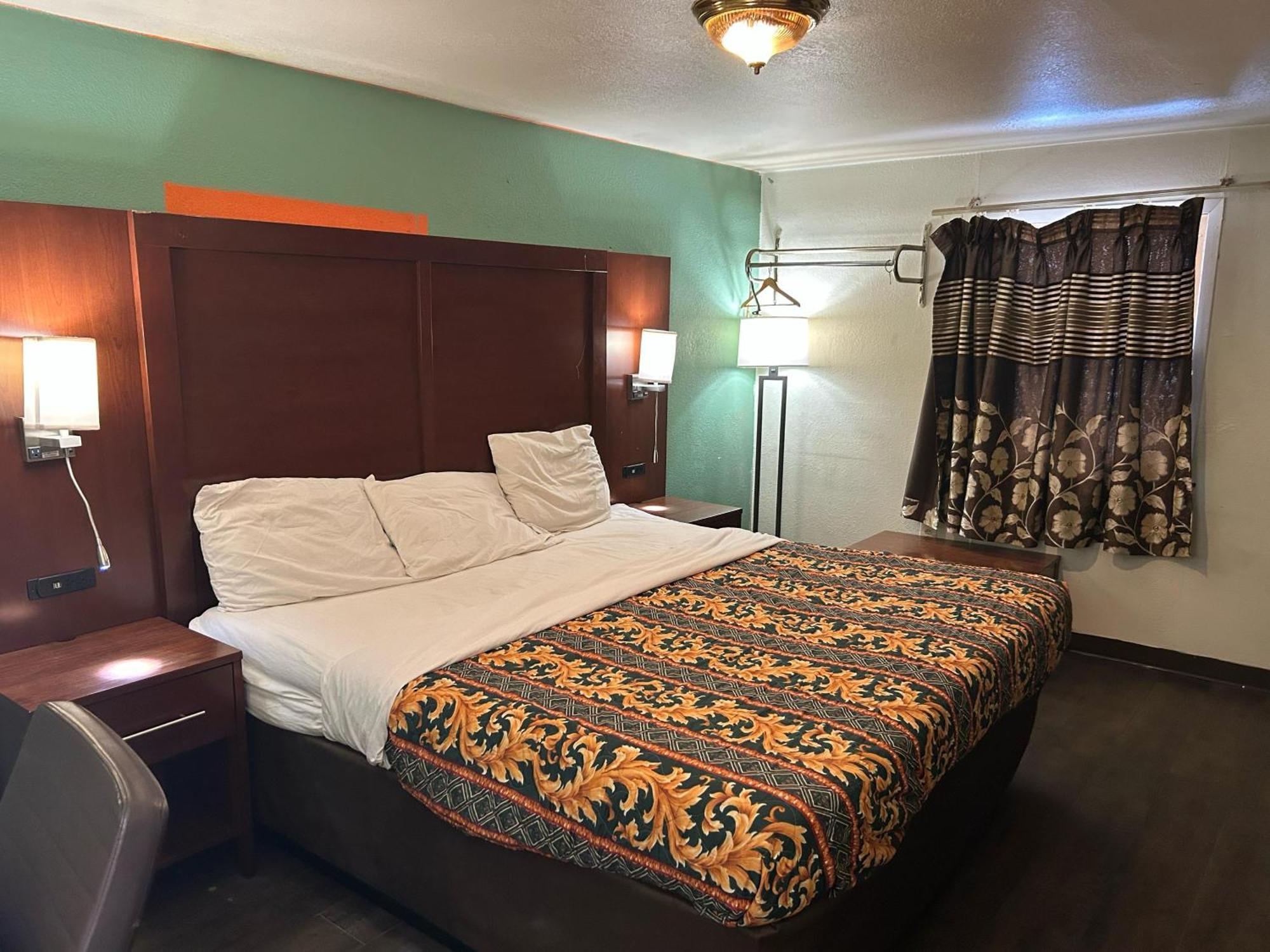 Hillcrest Motel By Oyo Aurora Near Lawrenceburg Екстериор снимка
