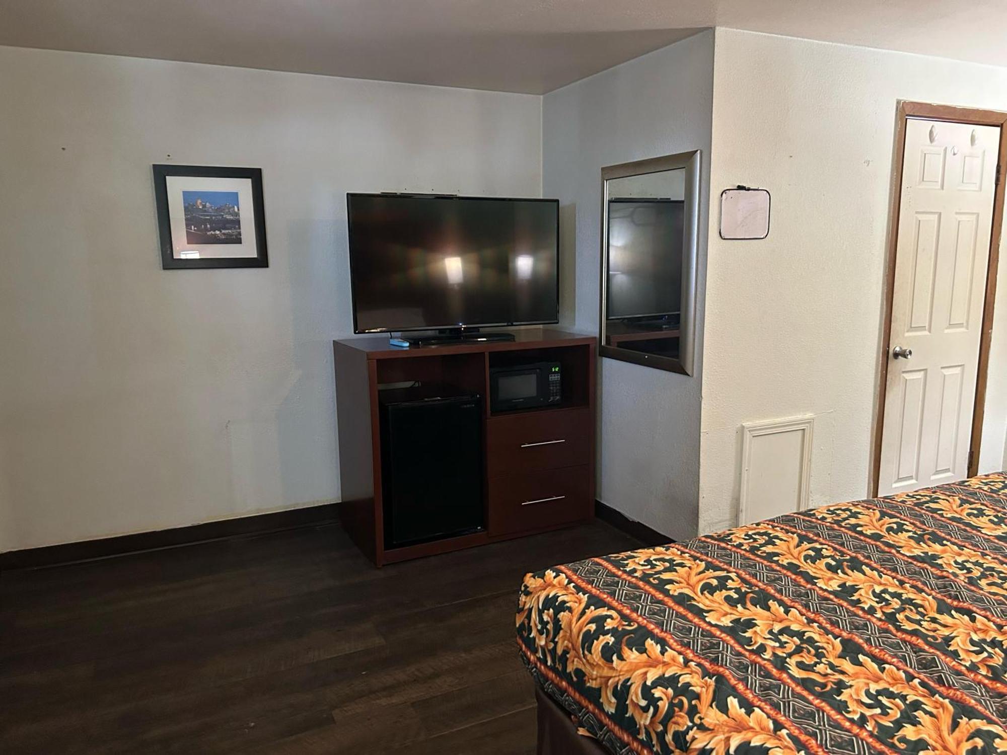 Hillcrest Motel By Oyo Aurora Near Lawrenceburg Екстериор снимка