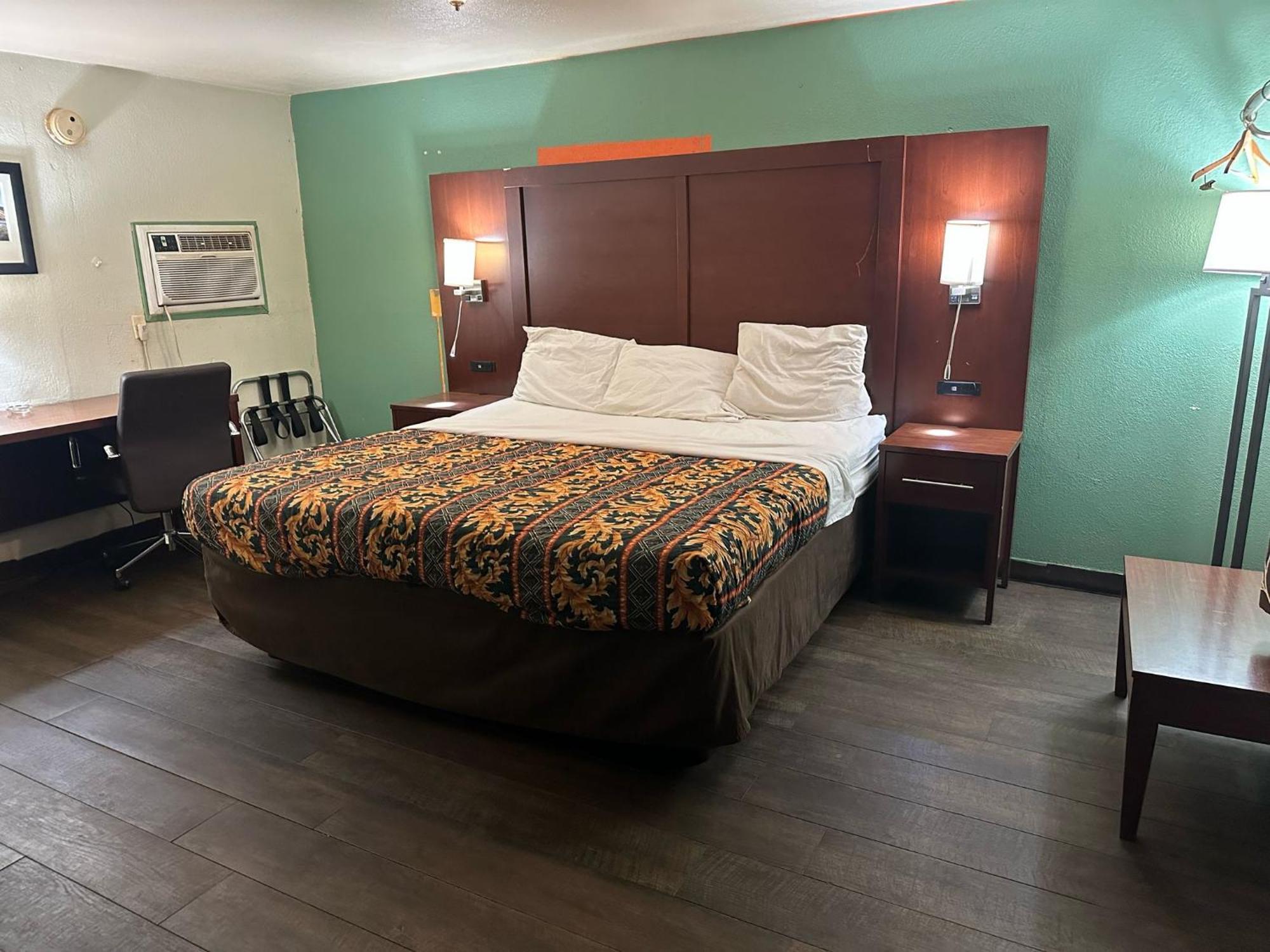 Hillcrest Motel By Oyo Aurora Near Lawrenceburg Екстериор снимка
