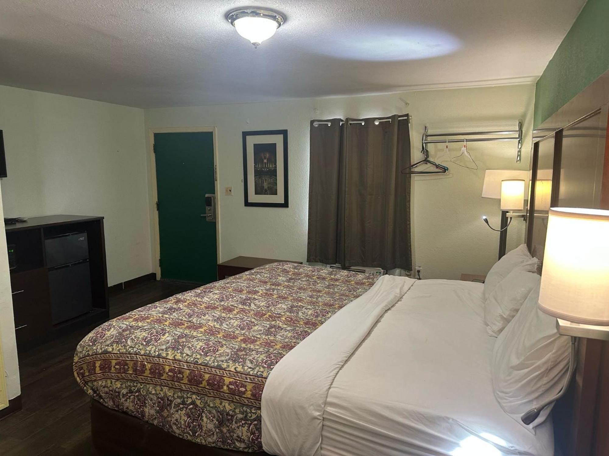 Hillcrest Motel By Oyo Aurora Near Lawrenceburg Екстериор снимка
