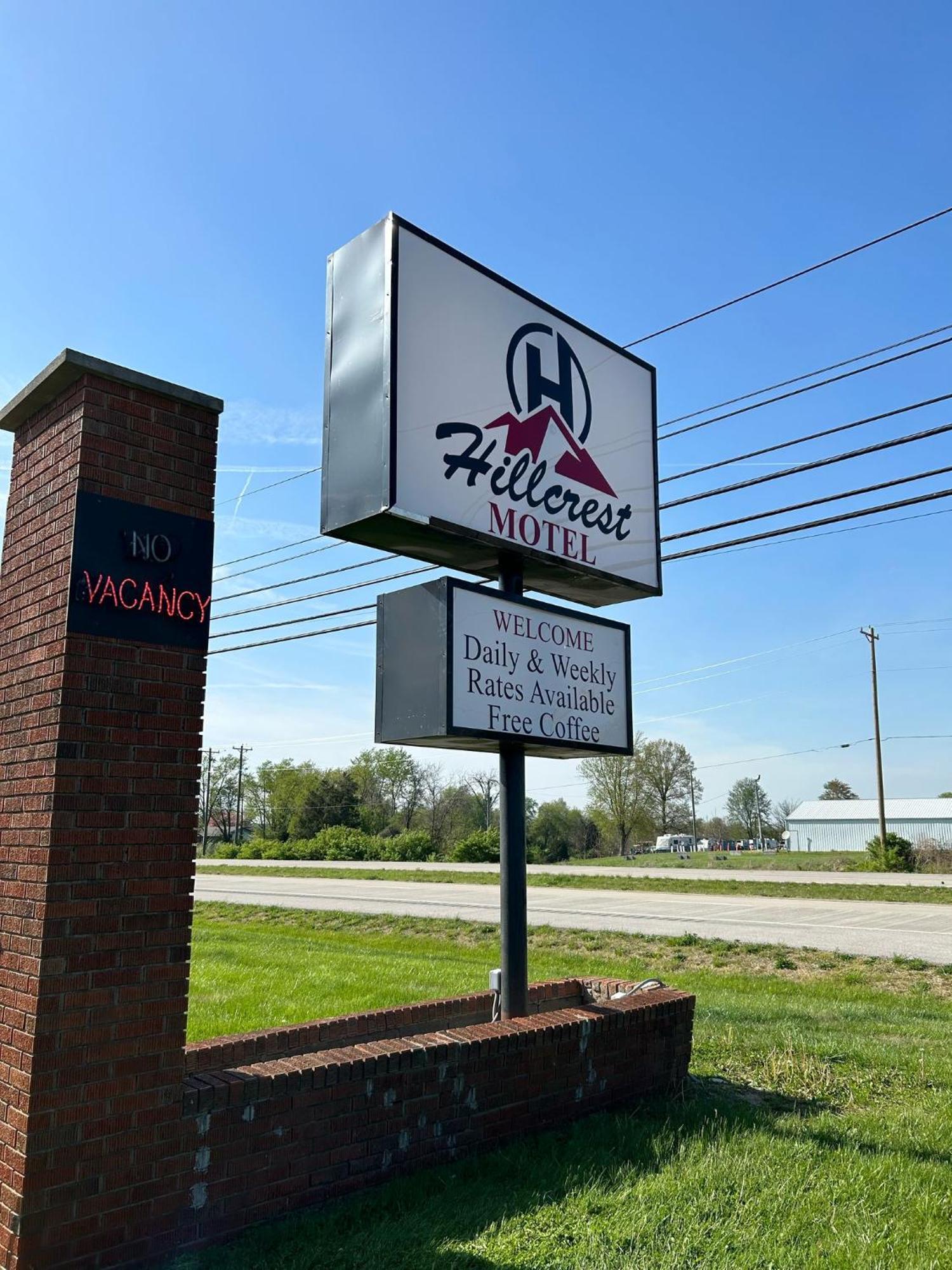 Hillcrest Motel By Oyo Aurora Near Lawrenceburg Екстериор снимка