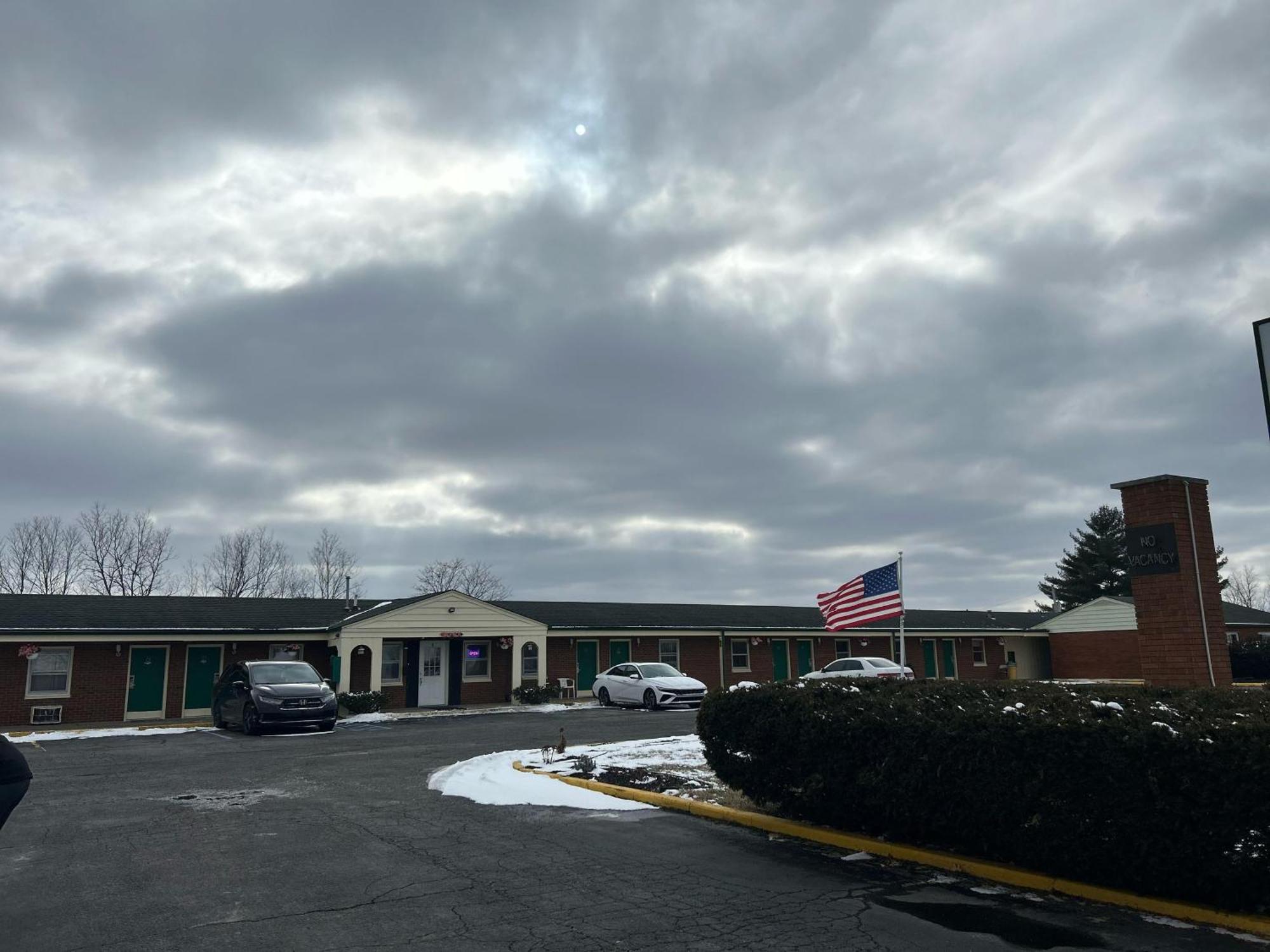Hillcrest Motel By Oyo Aurora Near Lawrenceburg Екстериор снимка