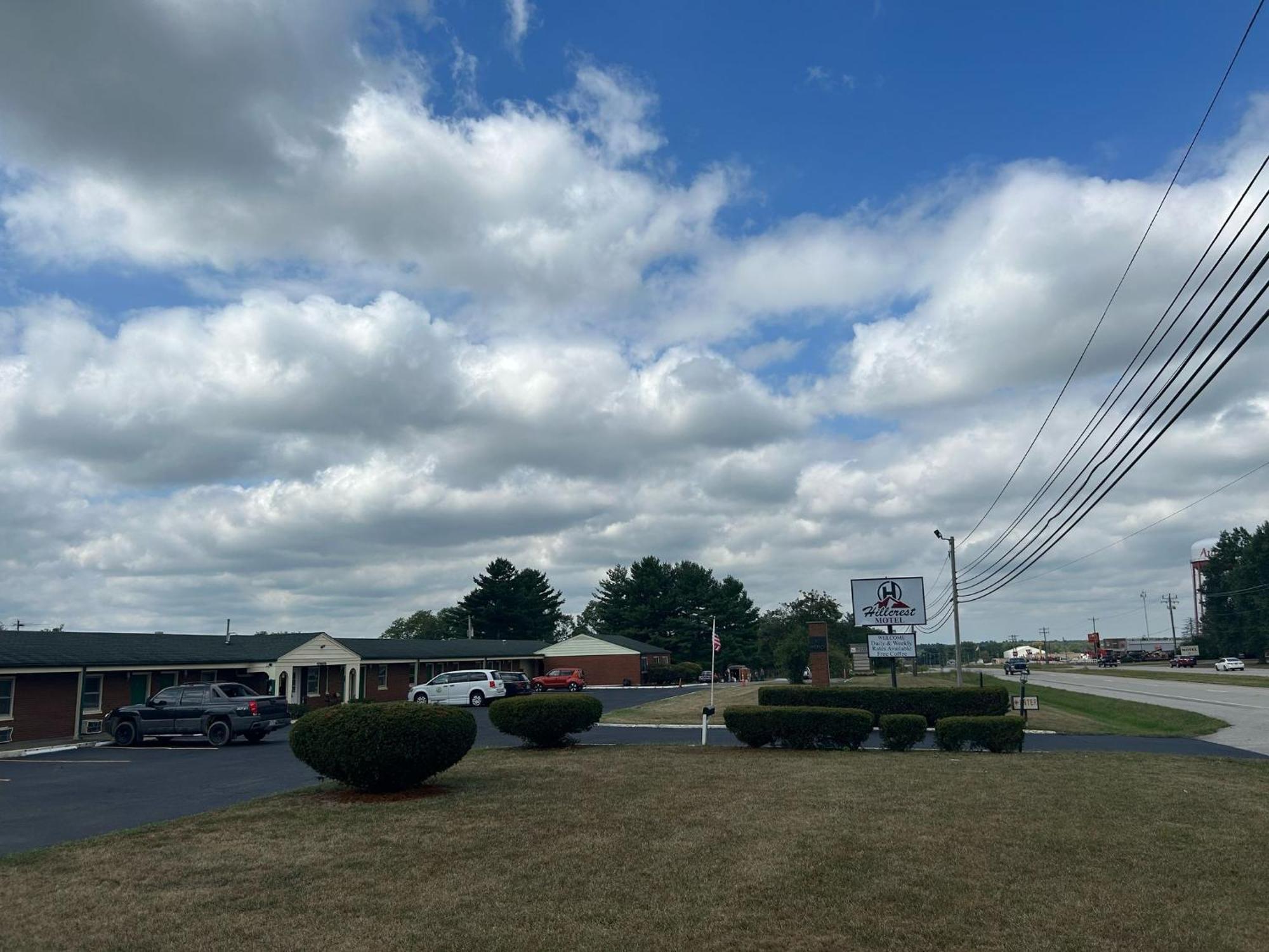 Hillcrest Motel By Oyo Aurora Near Lawrenceburg Екстериор снимка
